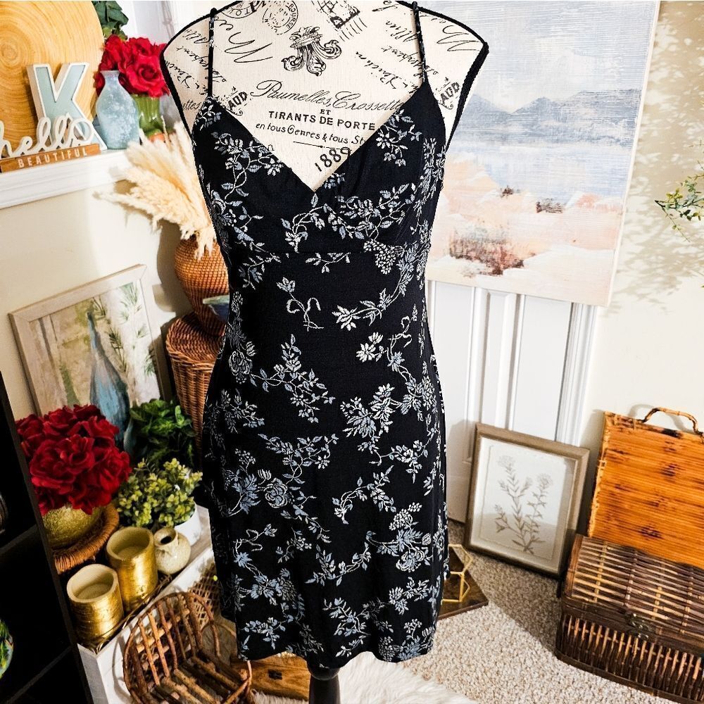 VTG All That Jazz Floral Print Slinky Casual Mini Slip Dress.